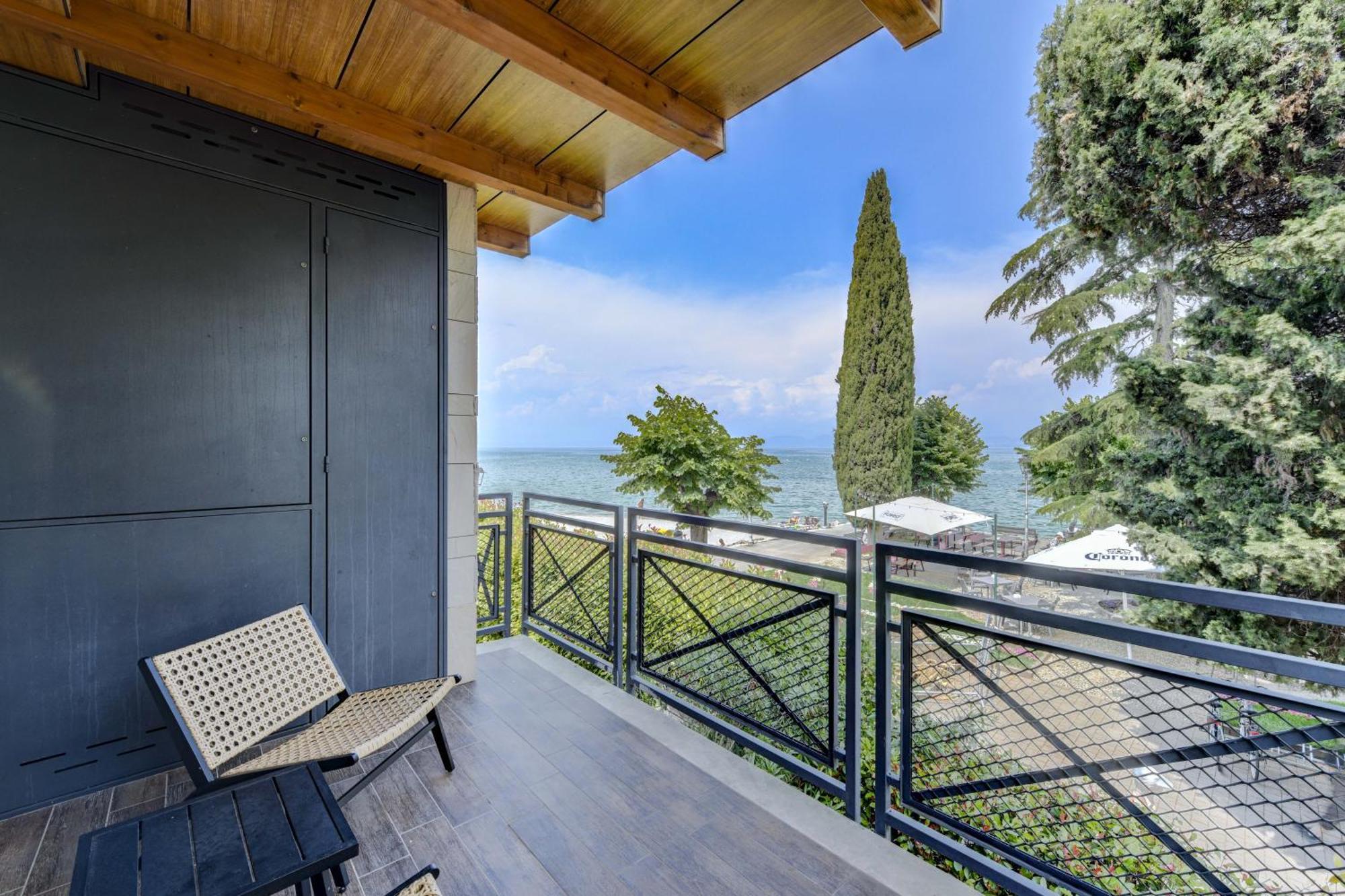 Dolceriva - The Lakefront Suite Peschiera del Garda Exterior foto