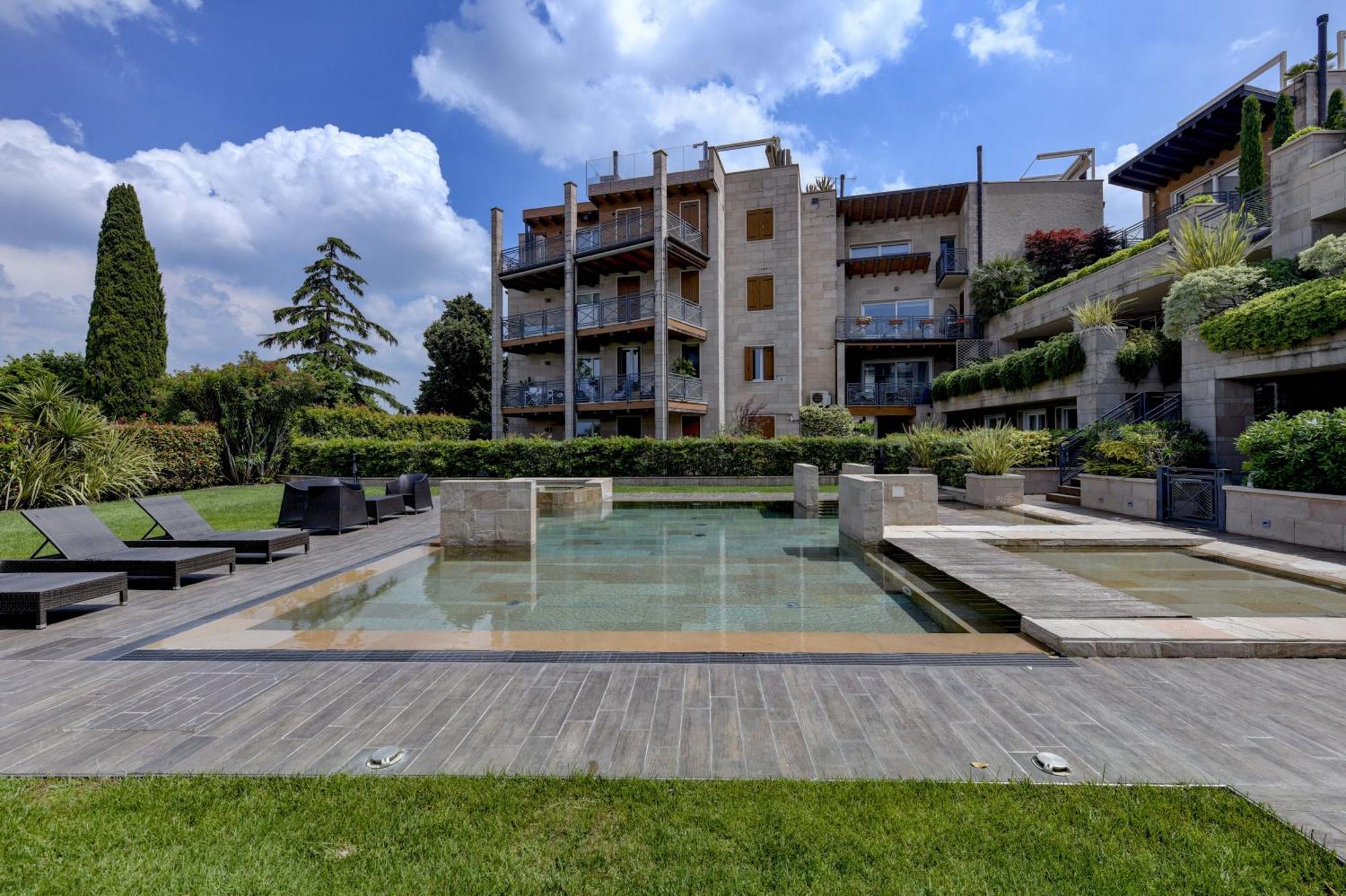 Dolceriva - The Lakefront Suite Peschiera del Garda Exterior foto