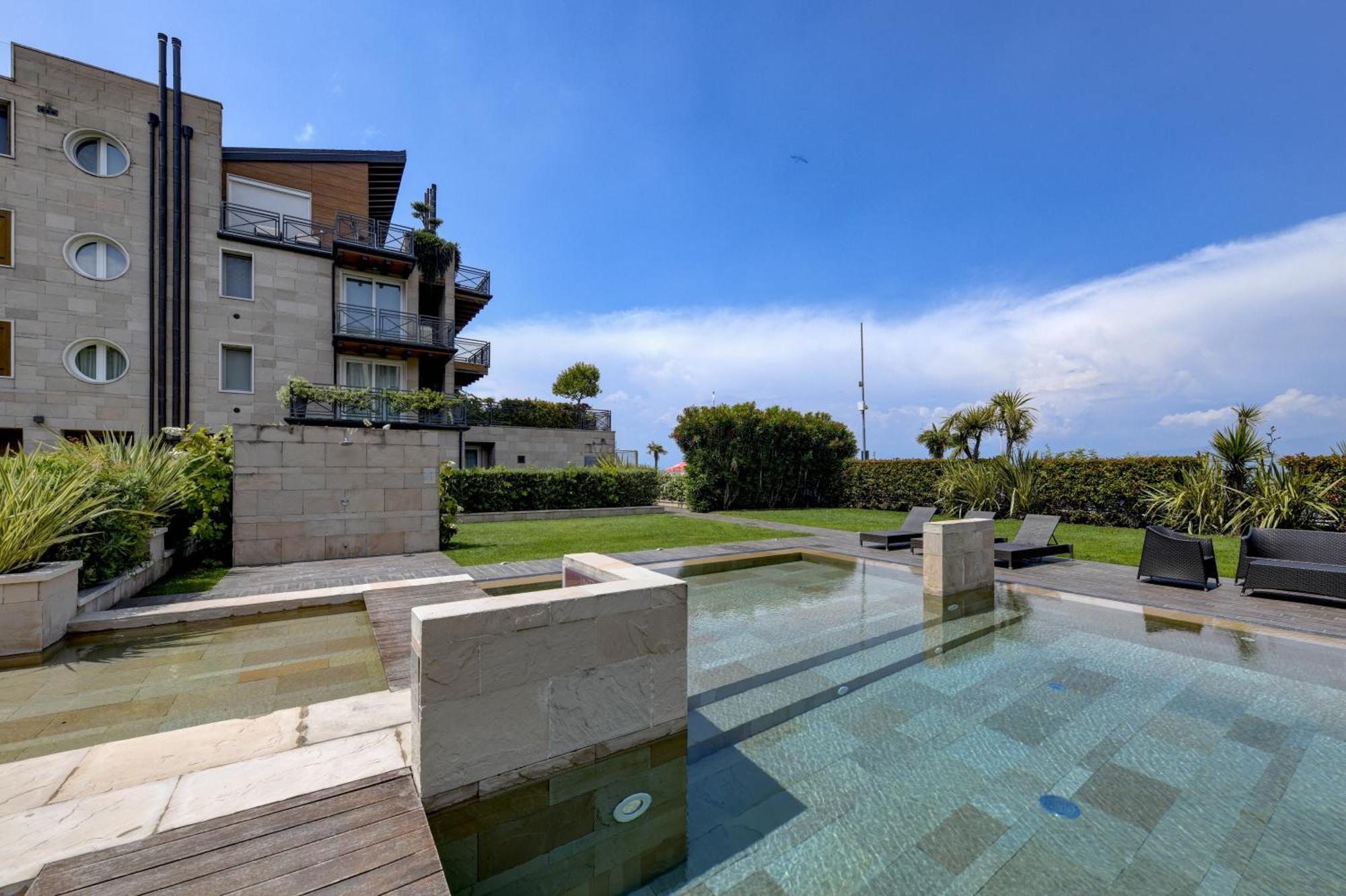 Dolceriva - The Lakefront Suite Peschiera del Garda Exterior foto